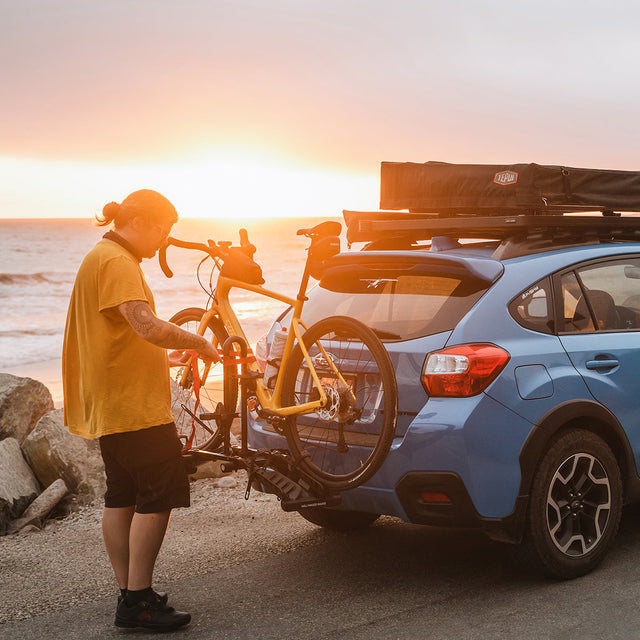 Hollywood Destination 2: 2 Bike, 1-1/4" & 2"